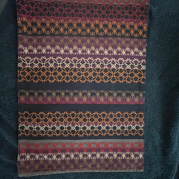 Crate and Barrel Fall coloured place mat with Napkins - Picture 1 of 4